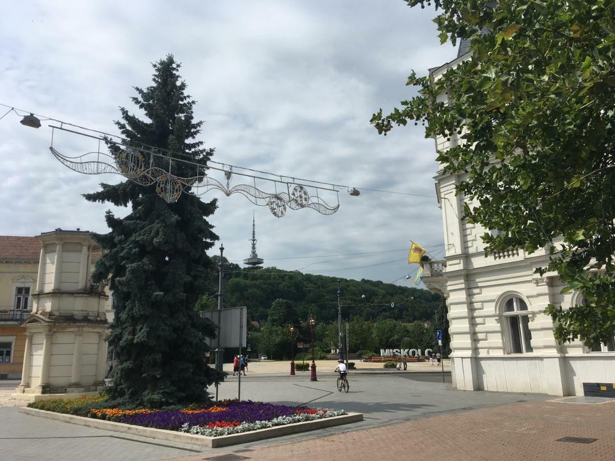 Mse Apartman Miskolc Luaran gambar