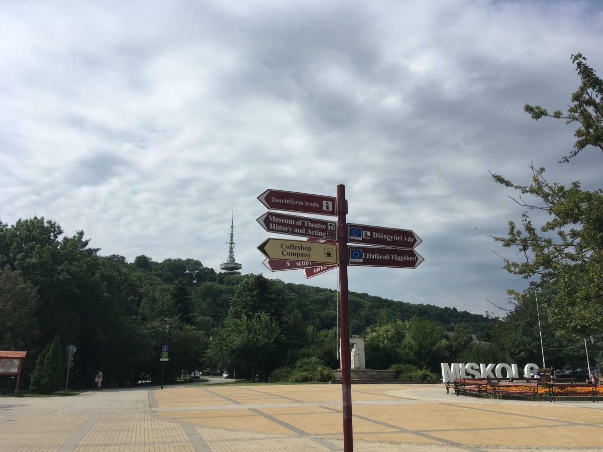 Mse Apartman Miskolc Luaran gambar