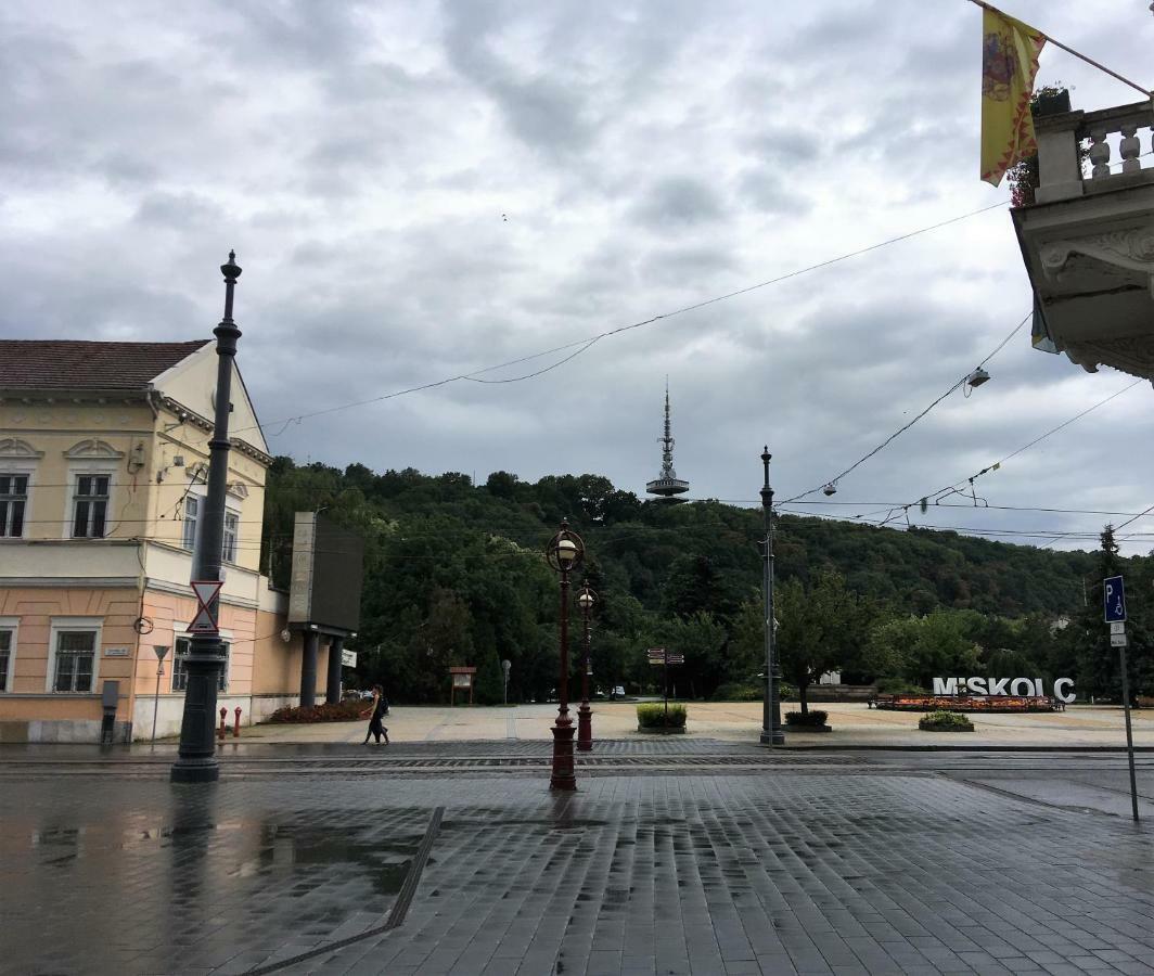Mse Apartman Miskolc Luaran gambar