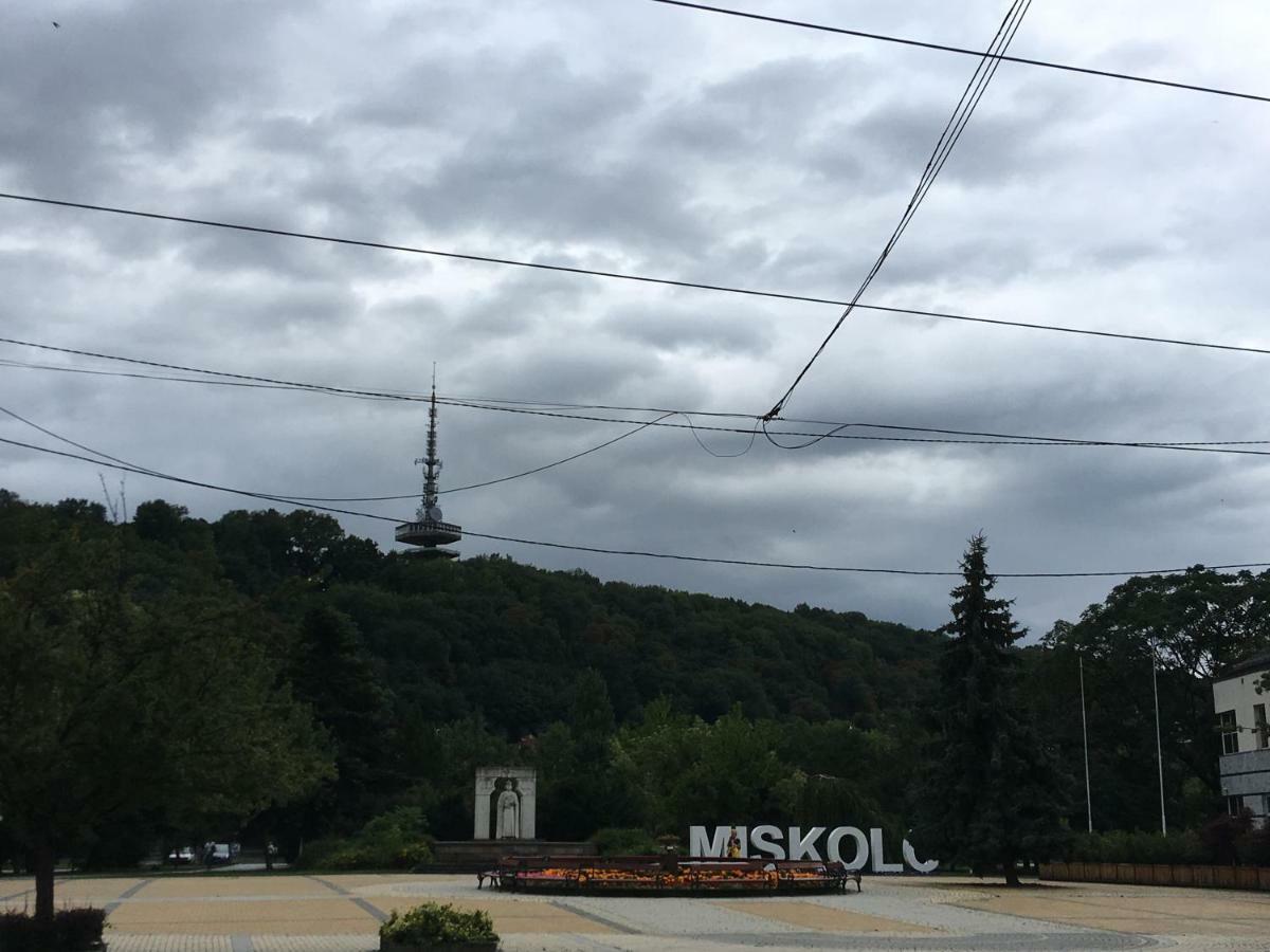 Mse Apartman Miskolc Luaran gambar