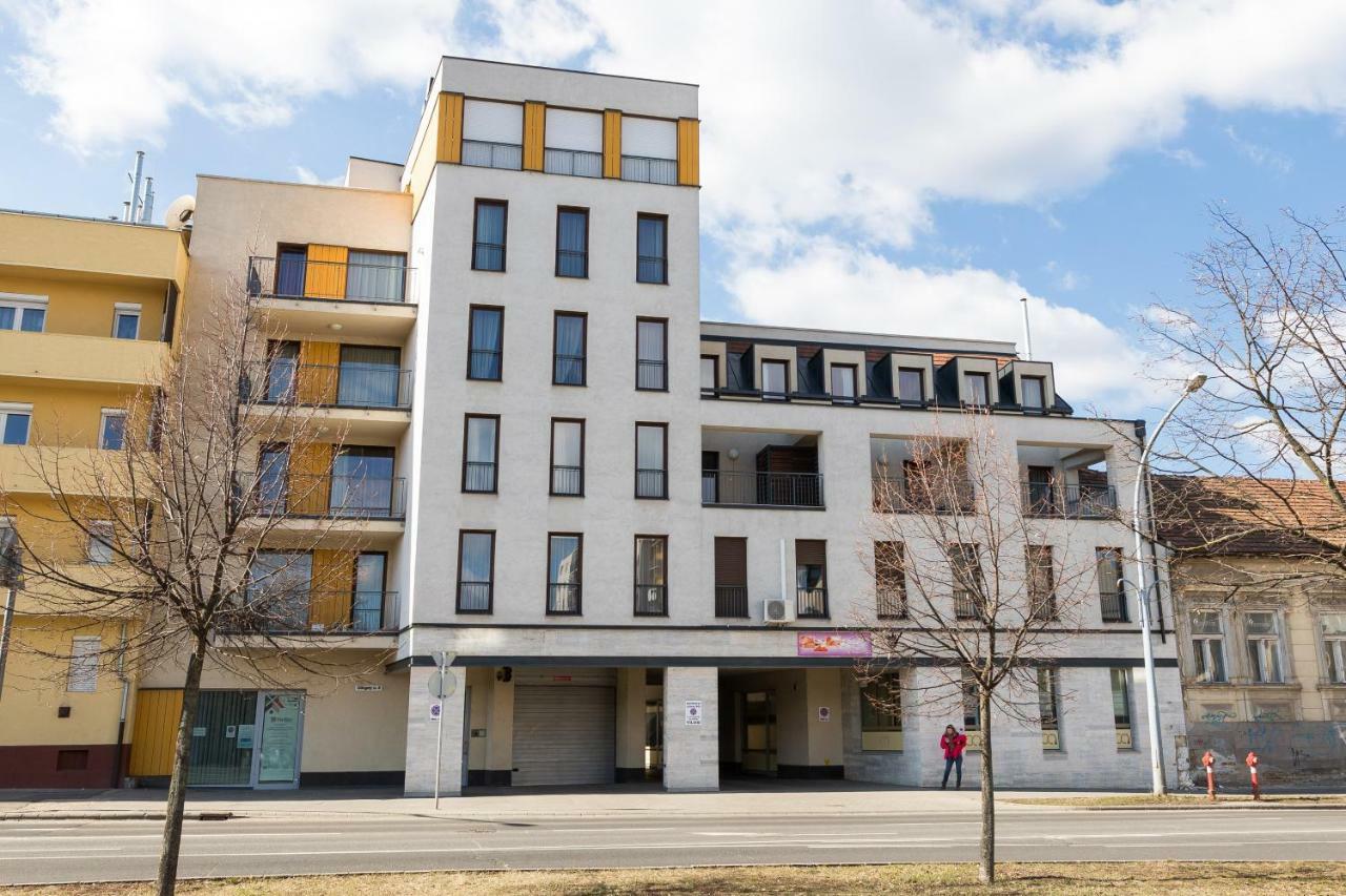 Mse Apartman Miskolc Luaran gambar